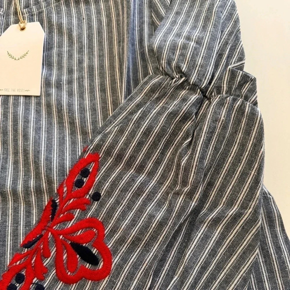 Free the Roses-NWT-Long Sleeve-Plunge Neckline- Embroidered Sleeves-Mini Puff- L - Picture 4 of 11